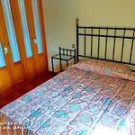 Casa Amplia Con Jardin Y Aparcamiento G-100147 *