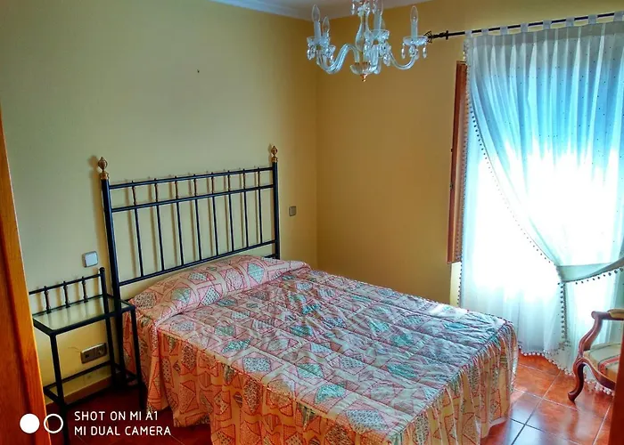 Holiday home Casa Amplia Con Jardin Y Aparcamiento G-100147 *