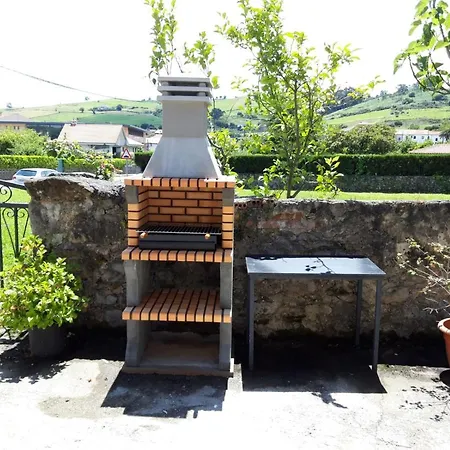 Casa Amplia Con Jardin Y Aparcamiento G-100147