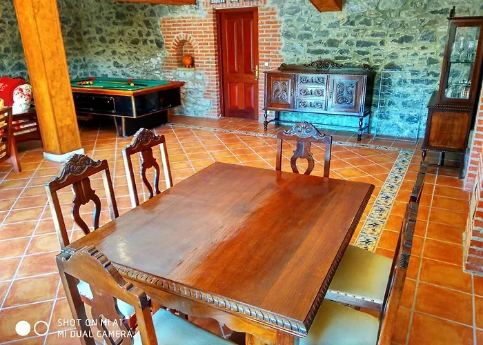 Casa Amplia Con Jardin Y Aparcamiento G-100147 בית נופש *